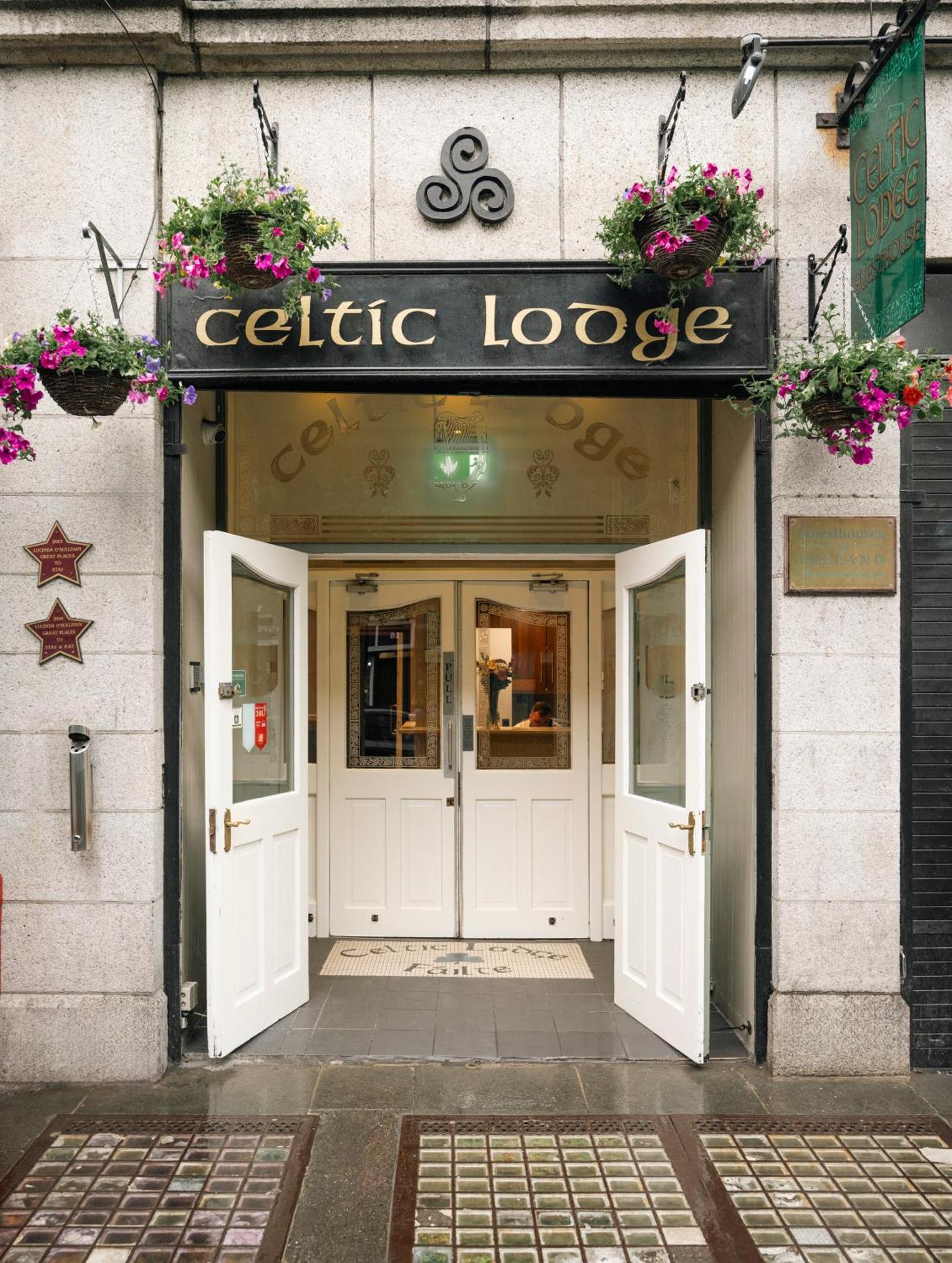 Celtic Lodge Guesthouse - Restaurant & Bar Dublin Exterior foto